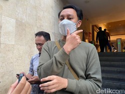 Lawan Main Virly Virginia Sebut Adegan Panas di Film Porno Cuma Gimik