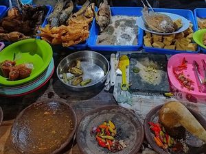 Pedas-pedas Maknyus! Ini Rekomendasi 7 Sego Sambel di Surabaya Pedas-pedas Maknyus! Ini Rekomendasi 7 Sego Sambel di Surabaya