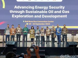 Bos-bos Migas Dunia Puja-puji Indonesia, Ada Apa?