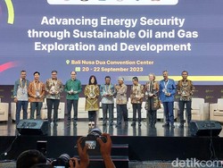 Bos-bos Migas Dunia Puja-puji Indonesia, Ada Apa?