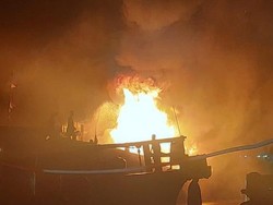 1 Kapal di Belawan Terbakar!