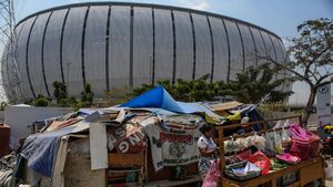 Potret Warga Kampung Bayam yang Masih Bertahan di JIS