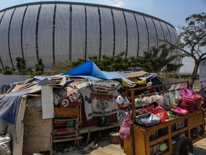 Tenda di Dekat JIS Dibongkar Usai Warga Kampung Bayam Pindah ke Rusun Nagrak