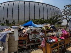 Tenda di Dekat JIS Dibongkar Usai Warga Kampung Bayam Pindah ke Rusun Nagrak