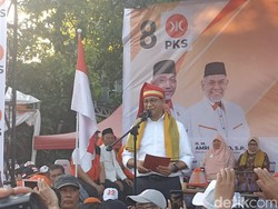 Kala Anies Tanya Warga Makassar Biaya Kesehatan Mahal-Lapangan Kerja Sulit