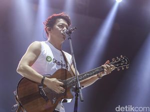 Lirik Lagu NOAH - Menghapus Jejakmu: Ku Terus Melangkah Melupakanmu