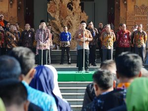 Jelang Habisnya Masa Jabatan, Bupati-Wabup Madiun Gelar Apel Bersama ASN Jelang Habisnya Masa Jabatan, Bupati-Wabup Madiun Gelar Apel Bersama ASN