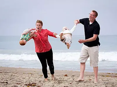 Deretan Foto Keluarga yang Kocak Banget, Jangan Ditiru Ya