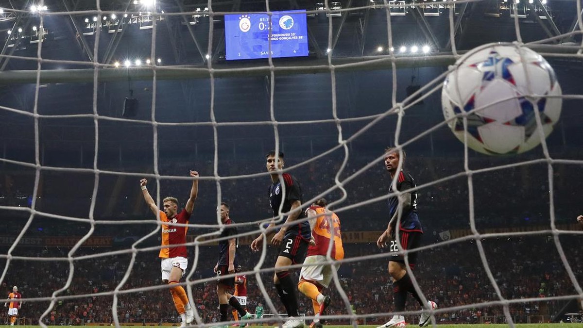 Gol terbaik Liga Champions pesan ini ada di laga Galatasaray vs Copenhagen. (Foto: REUTERS/MURAD SEZER)