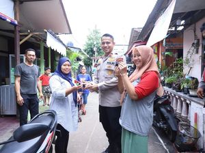 Kapolsek Mampang Imbau Warga soal Curanmor Sambil Bagikan Kunci Ganda Motor