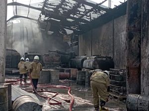 Kebakaran di KIC Semarang, Water Bombing Bantu Pemadaman