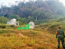 Kobaran Api di Gunung Jayanti Padam, Petugas Pantau Kepulan Asap