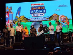 Panen Hadiah Simpedes, Dua Nasabah BRI di Gresik Dapat Mobil