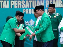 Mardiono Berikan Bantuan Motor ke 10 DPC PPP Aceh