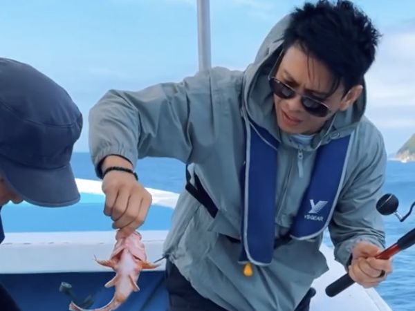 Serunya Ariel NOAH Saat Mancing dan Makan Ramen di Jepang