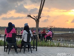 Menikmati Teh Tarik Pak Dhe Sembari Menatap Indahnya Sunset di Kulon Progo