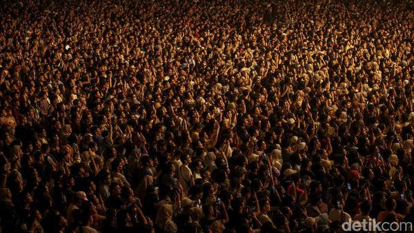 Tumpah Ruah Penonton Pestapora Hari Kedua