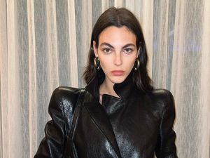 7 Potret Vittoria Ceretti, Wanita Italia Pacar Baru Leonardo DiCaprio