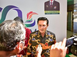 Bersama Menteri PPN, Fadel Muhammad Resmikan Pasar Modern Limboto