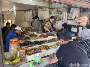 Langganan Pejabat, Harga di Warnas H Empud Sukabumi Tetap Merakyat Langganan Pejabat, Harga di Warnas H Empud Sukabumi Tetap Merakyat