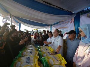 Lanjut Terus, Kali Ini Zulhas Bagikan 2,5 Ton Beras Gratis di Jambi