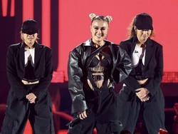 Gaya Agnez Mo Manggung di Konser iHeartRadio, Anak Tora Sudiro Jadi Penarinya