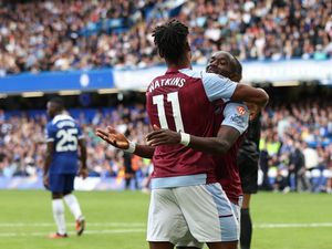Chelsea Vs Aston Villa: Main 10 Orang, The Blues Keok 0-1