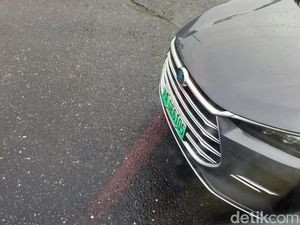 Beda dengan Indonesia, Pelat Mobil Listrik dan Hybrid di Shanghai Berwarna Hijau