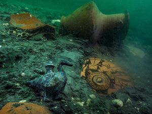 Potret Harta Karun Ditemukan di Kuil Bawah Air Lepas Pantai Mesir