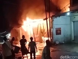Api Berkobar Lalap Rumah dan Warung di Purwakarta