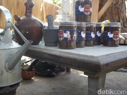 Mencicipi Kopi Poro, Suguhan Istimewa Racikan Abdi Dalem Kadilangu Demak