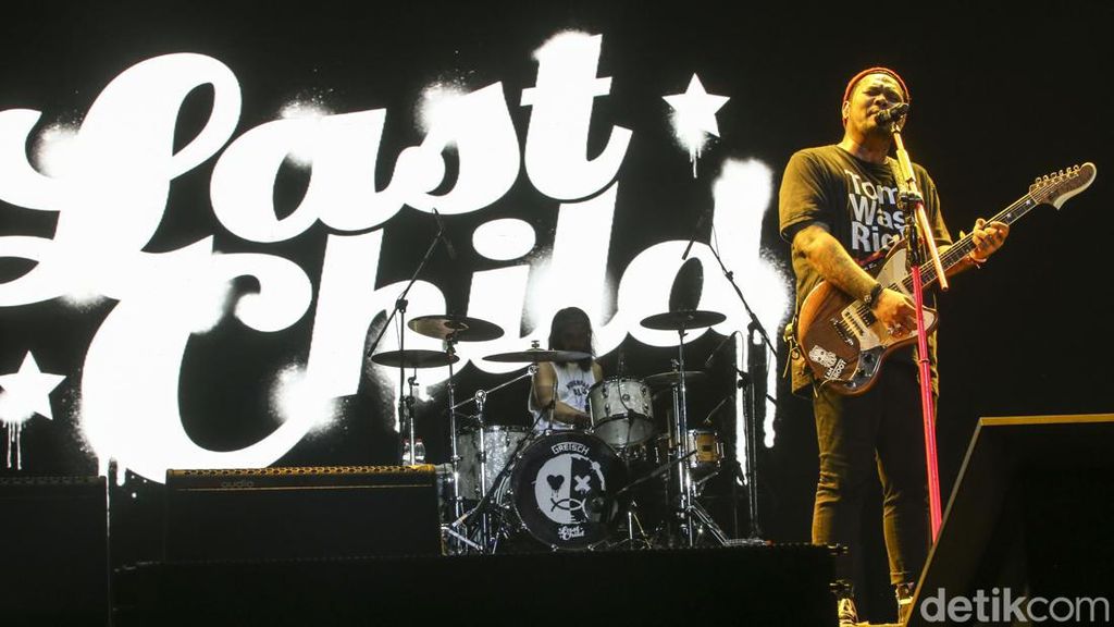 Lagu-lagu Cinta Last Child Hanyutkan Penonton Pestapora 2023 Lagu-lagu Cinta Last Child Hanyutkan Penonton Pestapora 2023