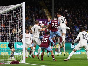Menang Tipis 1-0, Man United Susah Payah Kalahkan Burnley