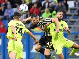 Juventus Bikin Gol Bunuh Diri Kocak saat Tumbang dari Sassuolo Juventus Bikin Gol Bunuh Diri Kocak saat Tumbang dari Sassuolo