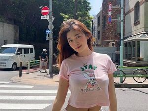Livy Renata Ungkap Respons Ibunda saat Diberikan Mobil Mewah Livy Renata Ungkap Respons Ibunda saat Diberikan Mobil Mewah