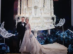 10 Foto Pernikahan Viral Miss Indonesia yang Digelar Mewah bak Istana Dongeng 10 Foto Pernikahan Viral Miss Indonesia yang Digelar Mewah bak Istana Dongeng
