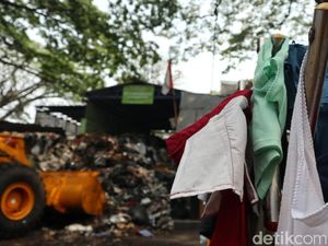 Nestapa Santi, Hidup Dekat Pembuangan Sampah hingga Belatung Masuk Rumah