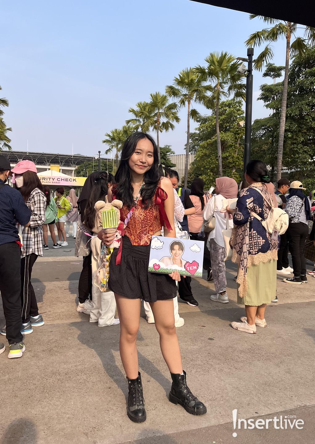 Batik OOTD for SMTOWN concert attendees in Newsdelivers.com 2023