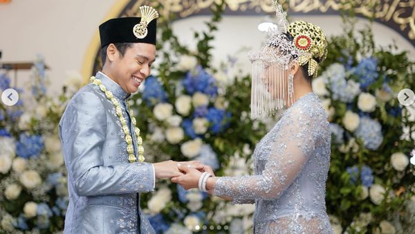 Cantiknya Atheera Putri Sandiaga Berkebaya Melayu Riau saat Menikah di New York