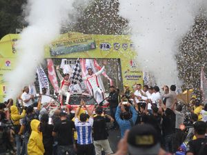 Sean Gelael Menangi Putaran Ketiga Danau Toba Rally 2023 Sean Gelael Menangi Putaran Ketiga Danau Toba Rally 2023
