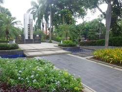 Serunya Jalan-jalan Sore ke Taman Korea Surabaya