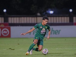 Arief Catur Bek Paket Komplet Milik Persebaya