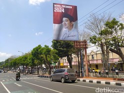 Baliho Gibran Wapres RI 2024 Mejeng di Magelang