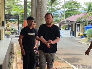 Polisi Janji Kasus Bule Amerika Tusuk Mati Mertua Diusut Tuntas! Polisi Janji Kasus Bule Amerika Tusuk Mati Mertua Diusut Tuntas!