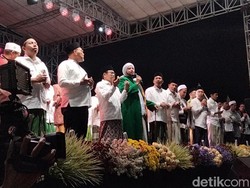 Cak Imin Selawat Bareng Habib Syech di Pabean Bersholawat