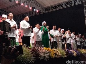 Cak Imin Selawat Bareng Habib Syech di Pabean Bersholawat Cak Imin Selawat Bareng Habib Syech di Pabean Bersholawat