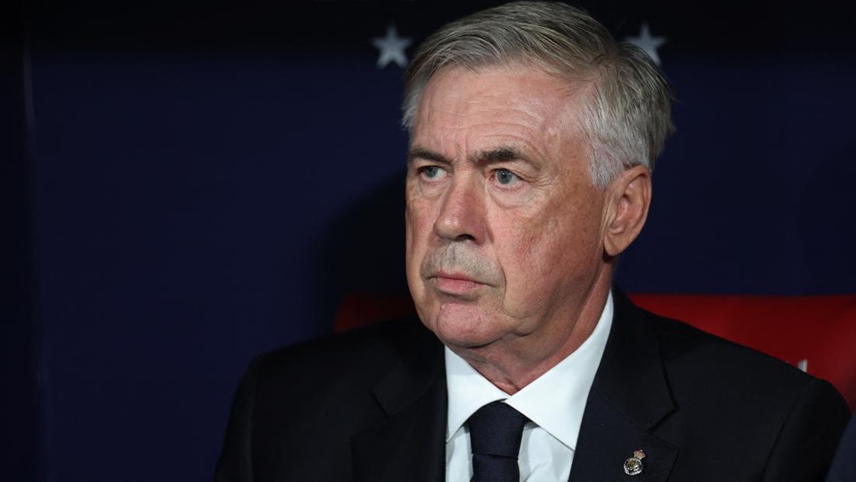 Napoli vs Real Madrid, Carlo Ancelotti minta El Real Tampil Spesial. (Foto: REUTERS/ISABEL INFANTES)