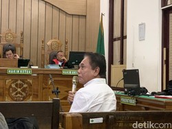 Eks Gubernur Aceh Bantah Terima Gratifikasi di Kasus Korupsi Ayah Merin