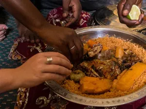 5 Fakta Makan Pakai Tangan yang Banyak Dilakukan Orang di Dunia 5 Fakta Makan Pakai Tangan yang Banyak Dilakukan Orang di Dunia