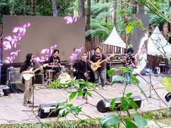 Festival Musik Blues Syahdu di Tengah Hutan Borobudur